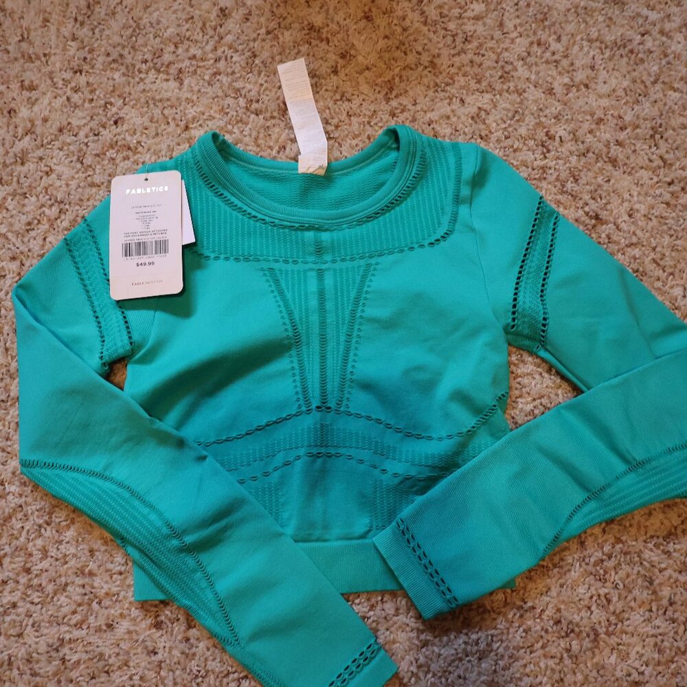 Fabletics Teal Green Long Sleeve Cropped Top